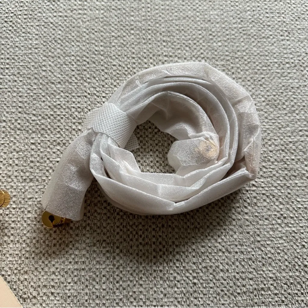 CHARLES & KEITH Koa Square Push-Lock Shoulder Bag - Image 12