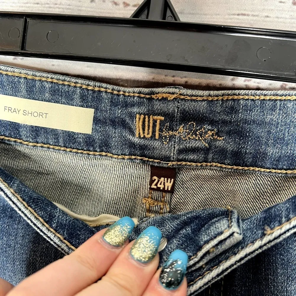KUT from the Kloth Jane High Rise Fray Jean Shorts NWT 24W Blue - Image 3