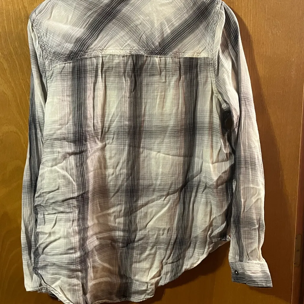 Mudd Quarter Open Plaid Long Sleeve Top Size Medium - Image 7