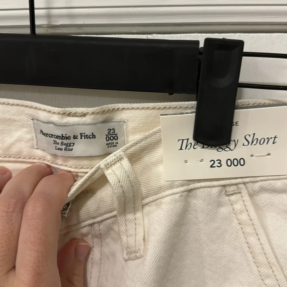 NWT - A&F Low Rise Baggy Short - Image 3