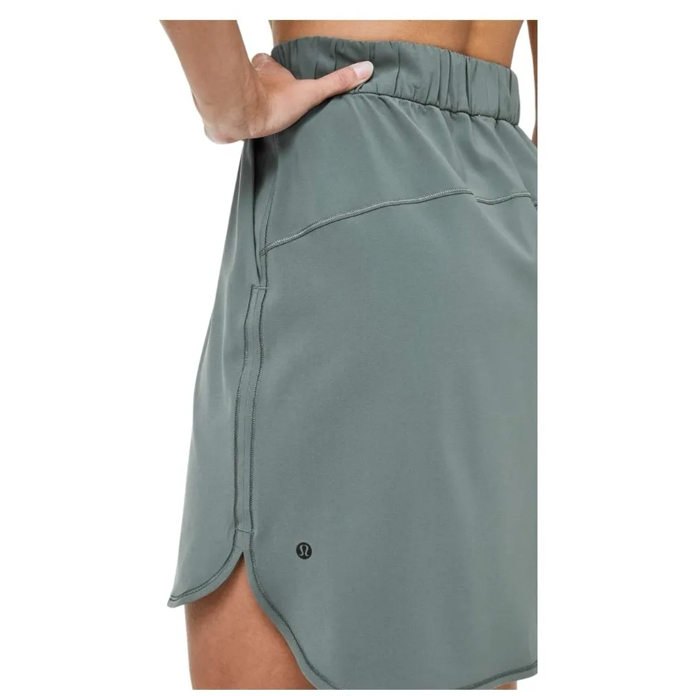 Lululemon Women's On The Fly Skirt Gray Size 4‎ Activewear Athleisure Sporty - Image 2