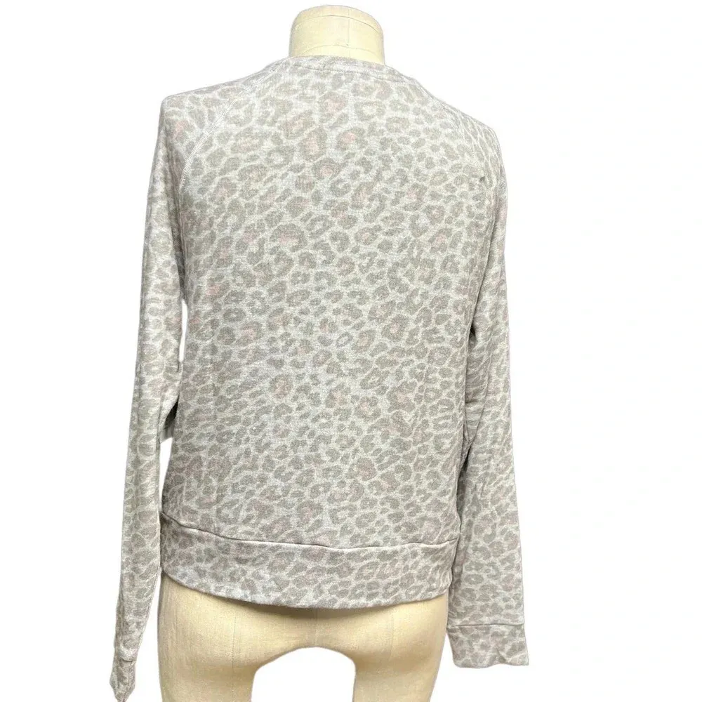 Beyond Yoga Leopard Favorite‎ Hacci Raglan Cropped Pullover Gray Size XS - Image 5