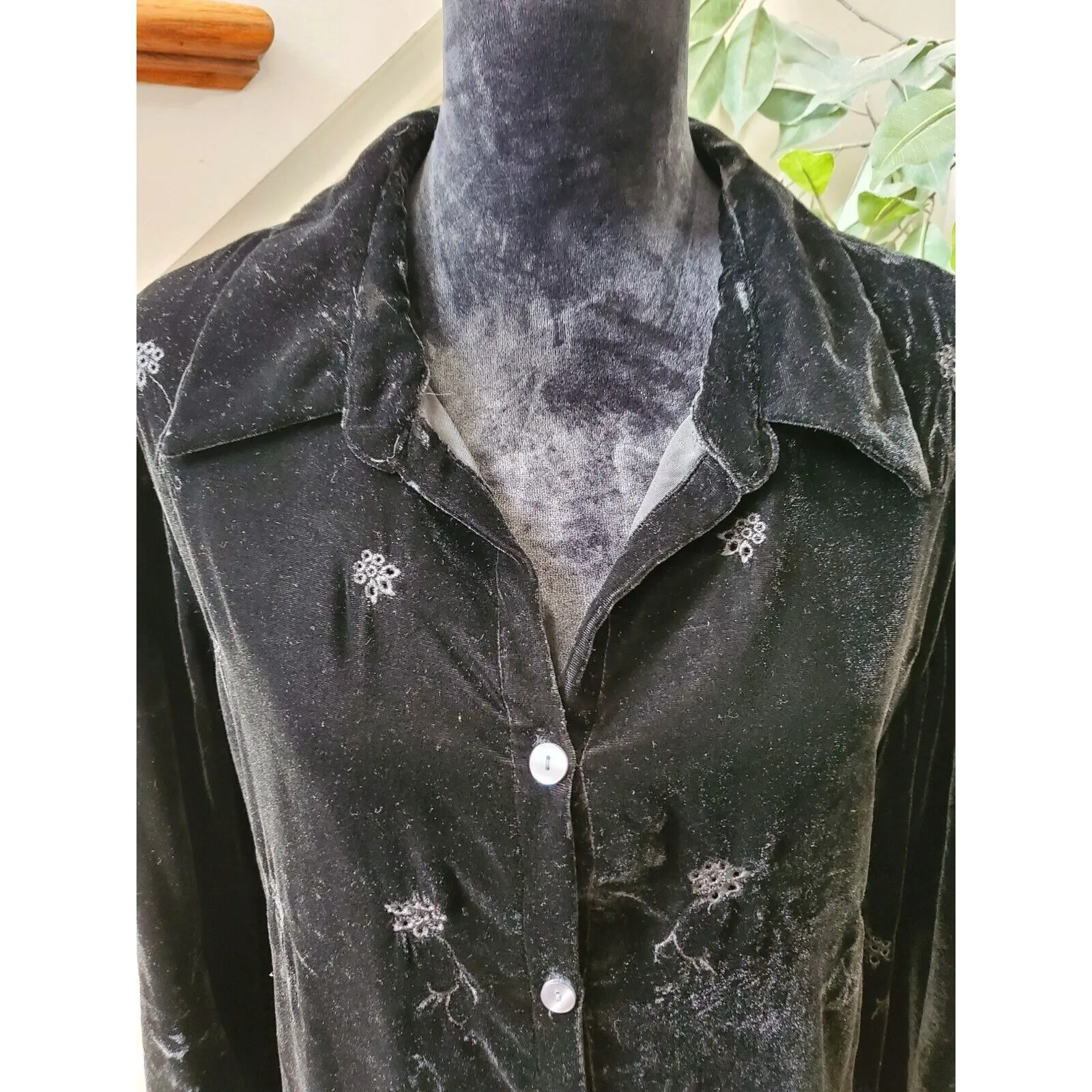 Avenue Women's Black Rayon Collared Neck Long Sleeve Casual Button Down Shirt XL - Image 5