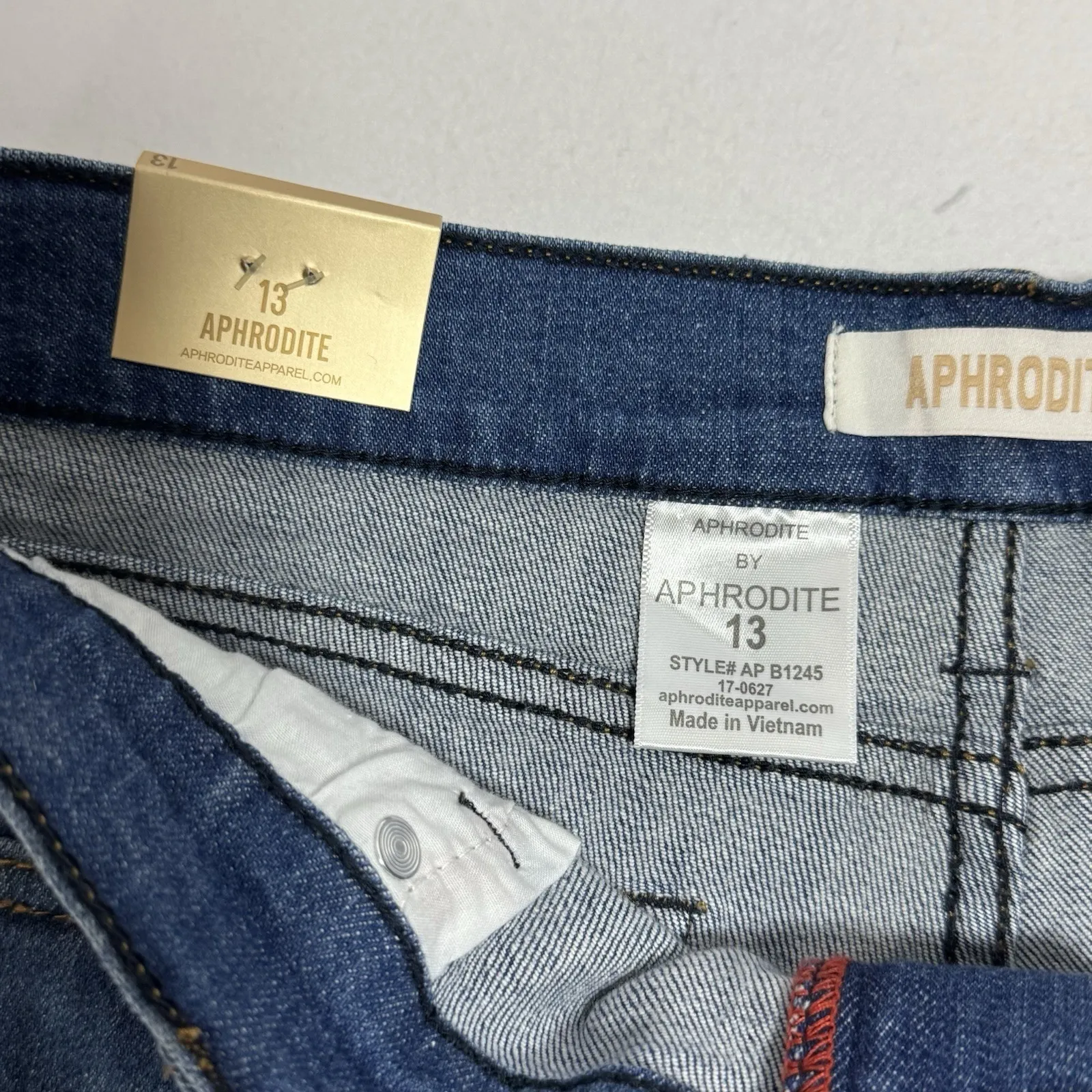 NWT Aphrodite Gold Skinny Jeans Ripped Distressed Medium Wash  Y2K Size 13 - Image 8