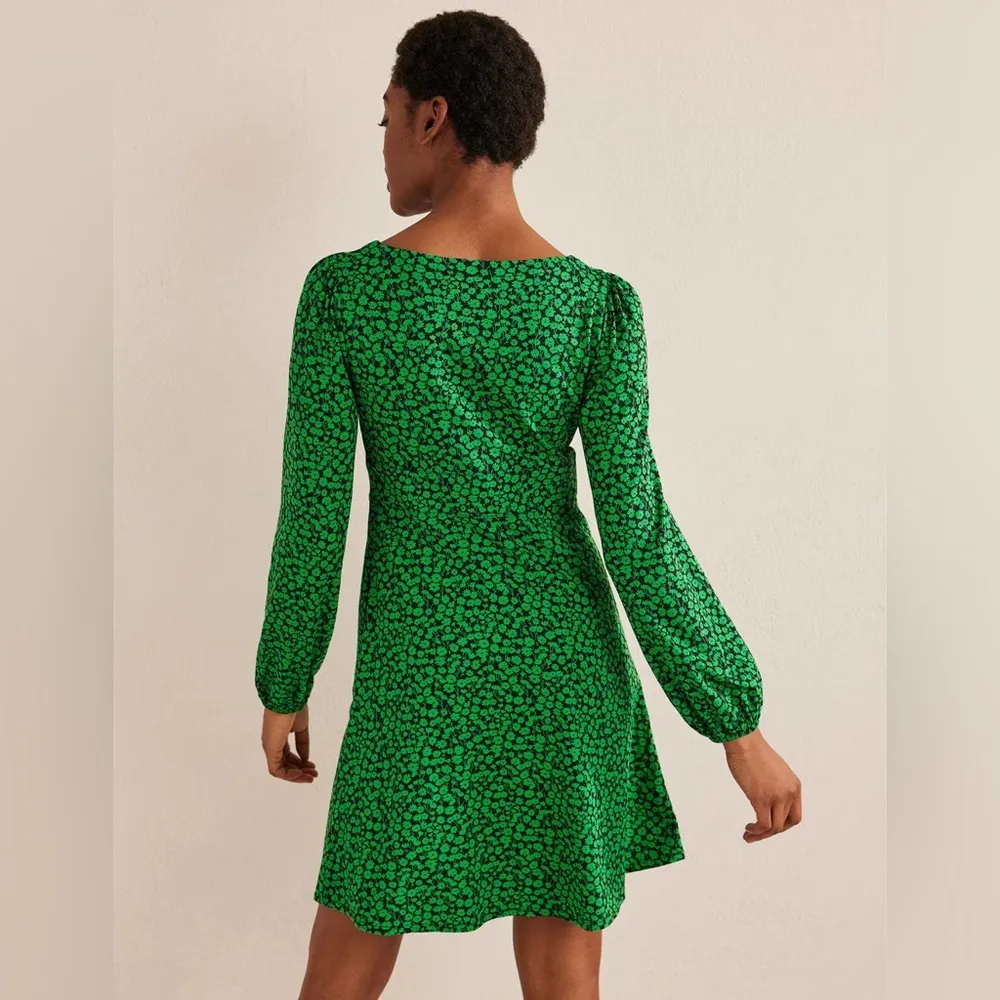 NWT Boden Button Front Jersey Mini Dress in Green Bee Tulip Sprig Size 8 Reg - Image 2