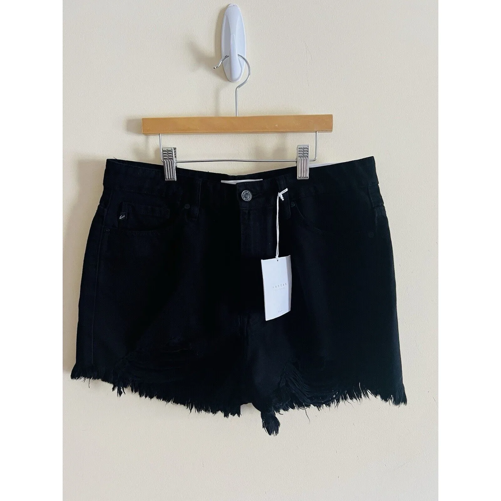 KanCan sz Large L NWT Estella‎ Ultra High Rise Mom Shorts Distressed Frayed Hem Black - Image 2
