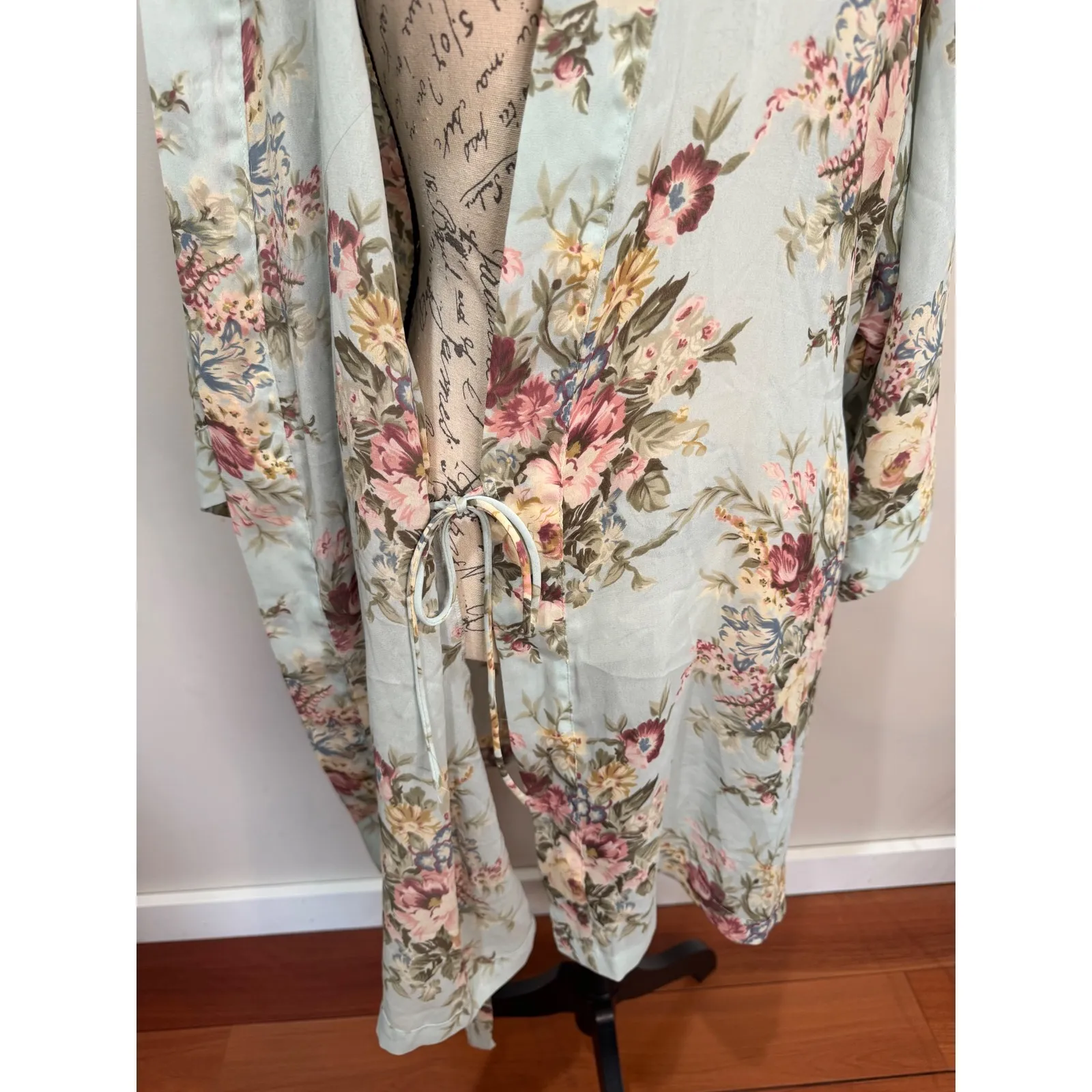 Victorias Secret Gold Label Women Light Blue Floral Kimono Robe Loungewear Large - Image 2