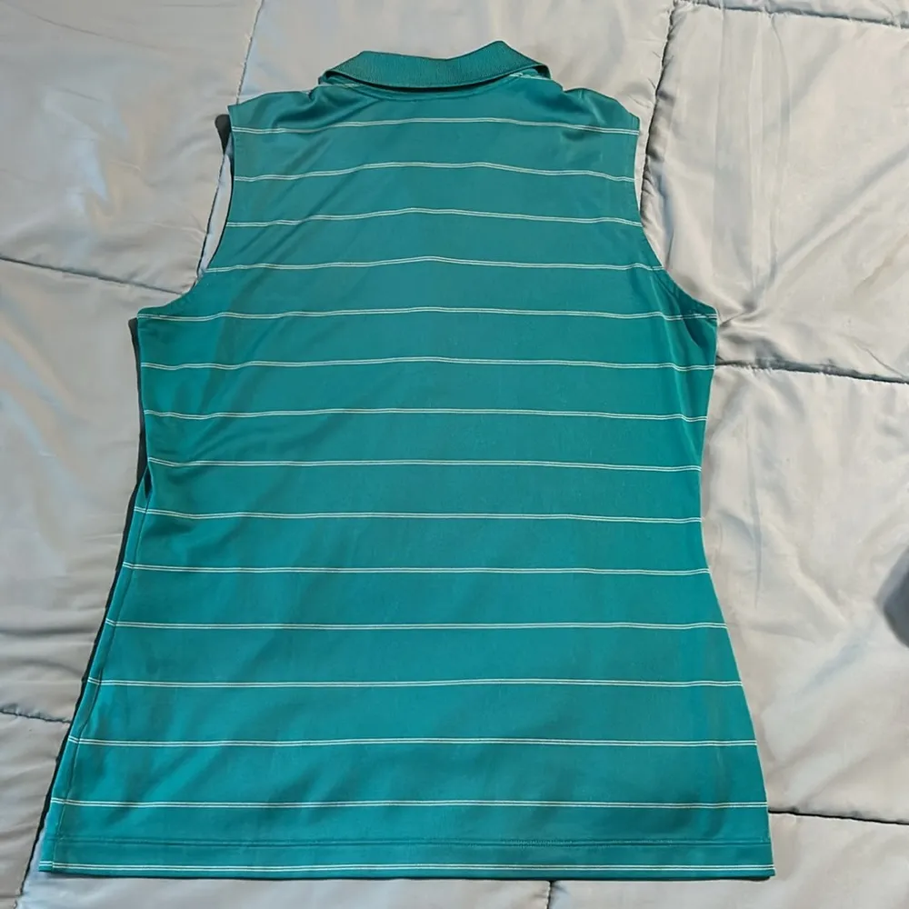 Nike dri-fit golf shirt - Image 4