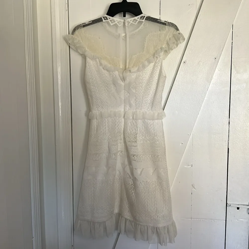 Three Floor White Lace Dress - Image 9