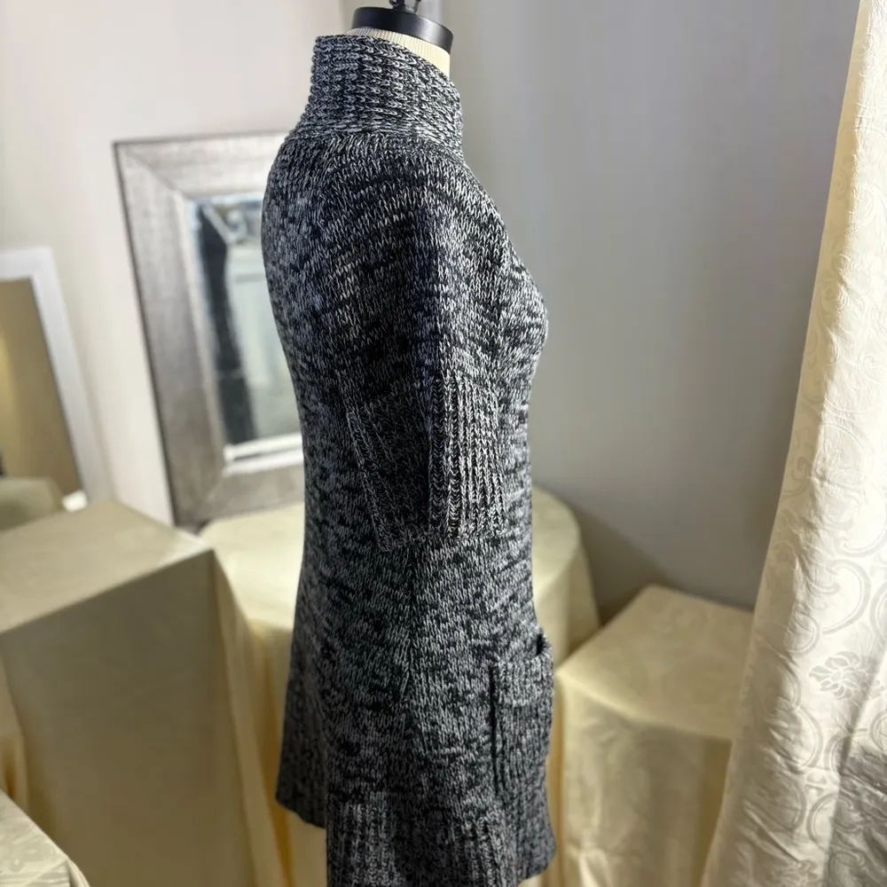 Cozy Black and Gray Turtleneck Sweater - Image 10