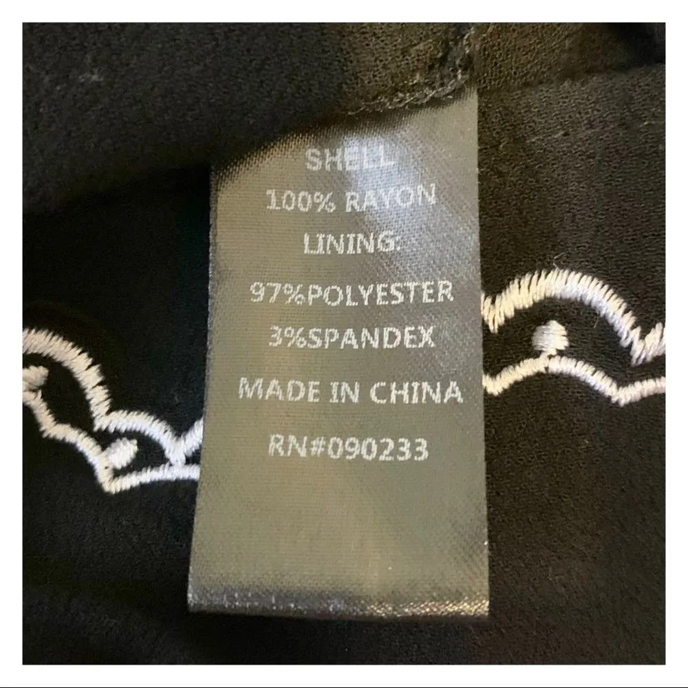 WOMEN’S Kendall & Kylie black/white embroidered romper - Image 9