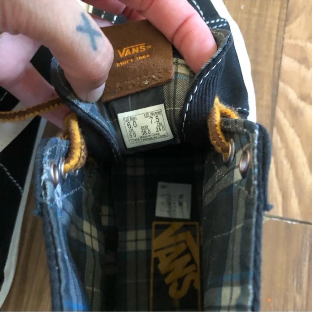 VANS sk8 hi Black and White High-Top Sneakers - Image 8