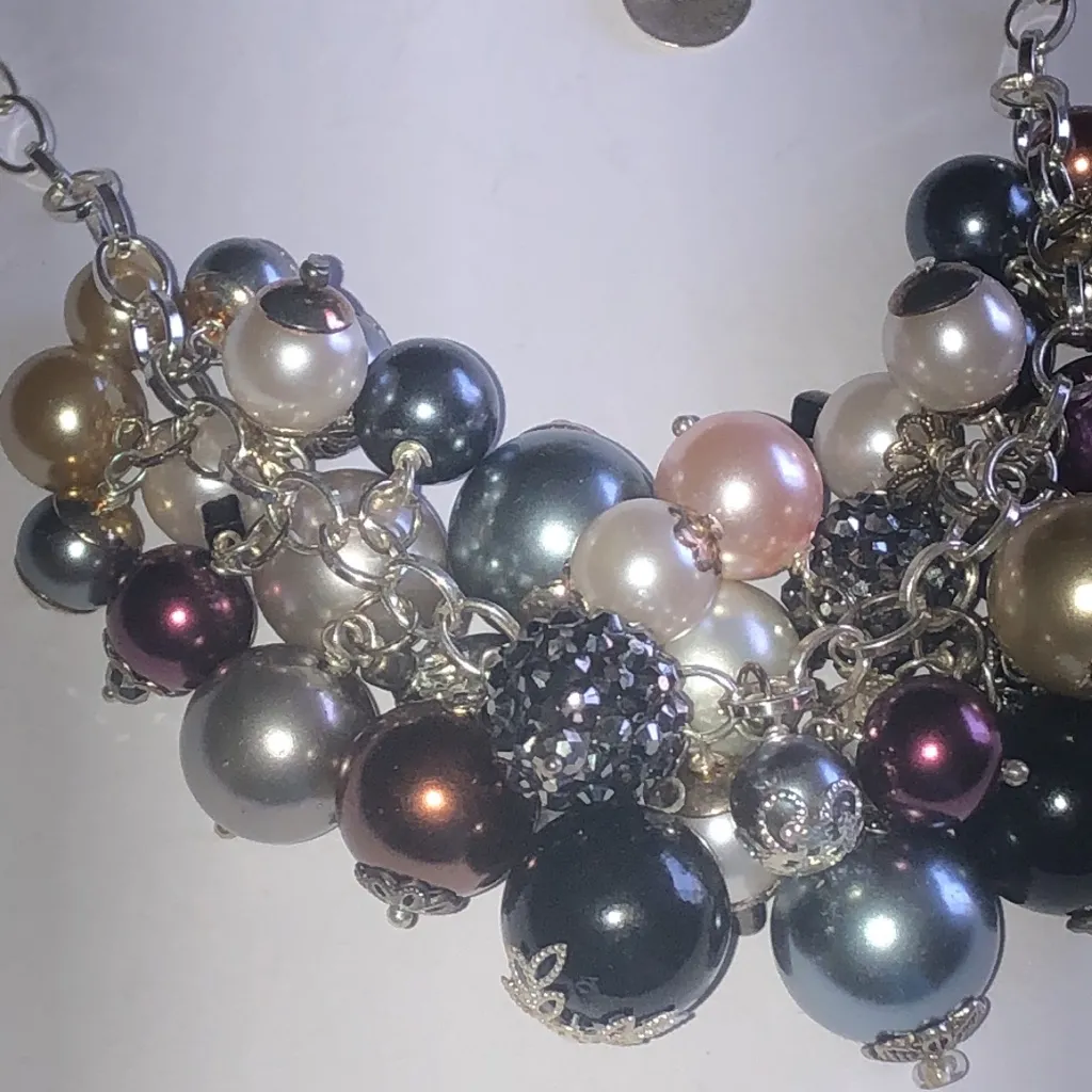 Elegant Multicolor Faux Pearl Cluster Boho Statement Necklace Silver - Image 4
