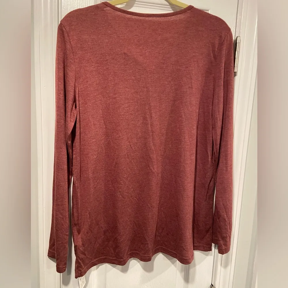 NWT Cupshe Size M Burgundy V Neck Long Sleeve Henley Tee Shirt Scalloped Hem - Image 8