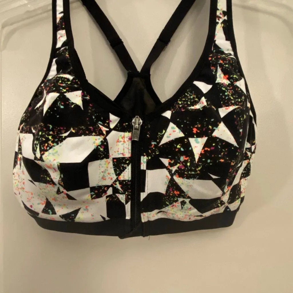 Victoria’s Secret knockout sports bra, size 32D - Image 4