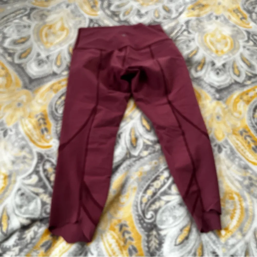 Lululemon wunder under 23" scallop hem leggings size 12 - Image 3