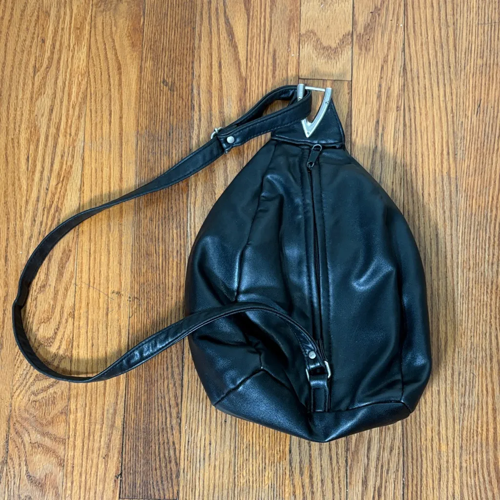 Black Sling Bag Unisex Travel - Image 3