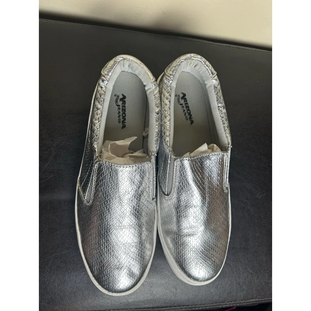 Arizona Jean Co Size 9 Silver Grey White Sneakers Slip / Pull On - Image 4
