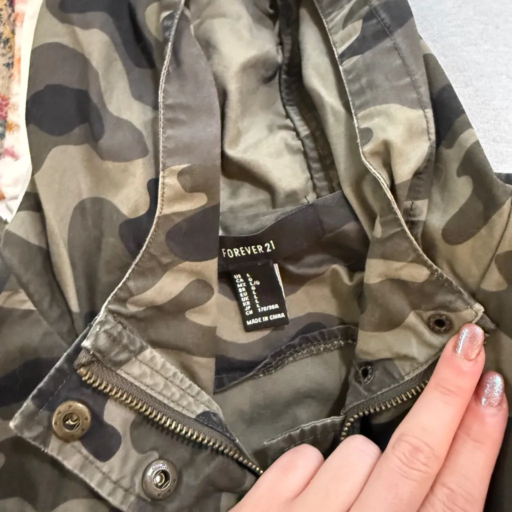 Forever 21 Camouflage Hooded Jacket - Image 7