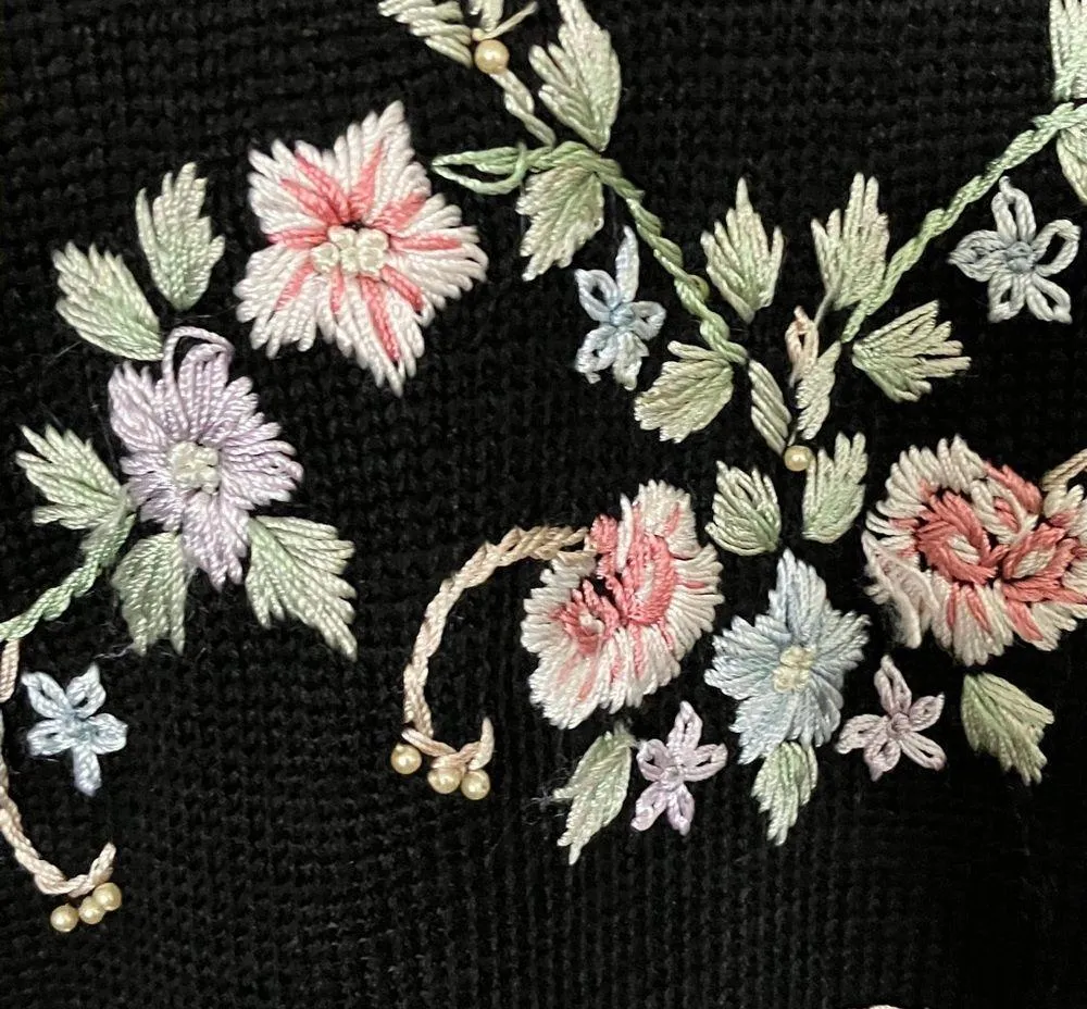 Vintage 90s Cottagecore Floral Embroidered Oversized Sweater. Large. Grandmacore Black - Image 11