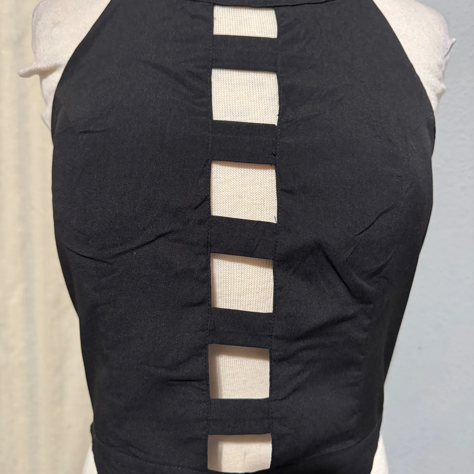 TOP CHIC Y2K Black Cutout Halter Crop Top Zipper Back Gothic Punk Women L Rock Size L - Image 3