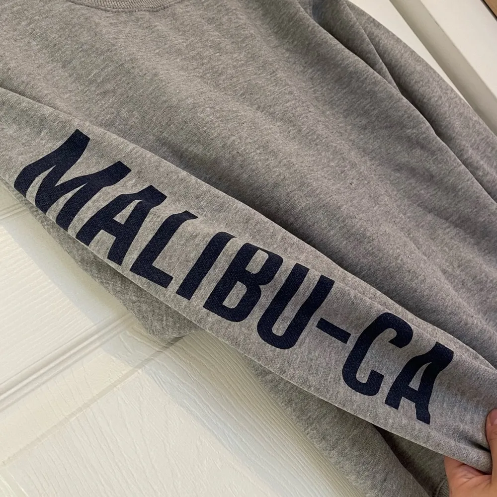 John Galt Brandy Melville Women’s Gray Crew Neck Sweatshirt Size Small - Image 3