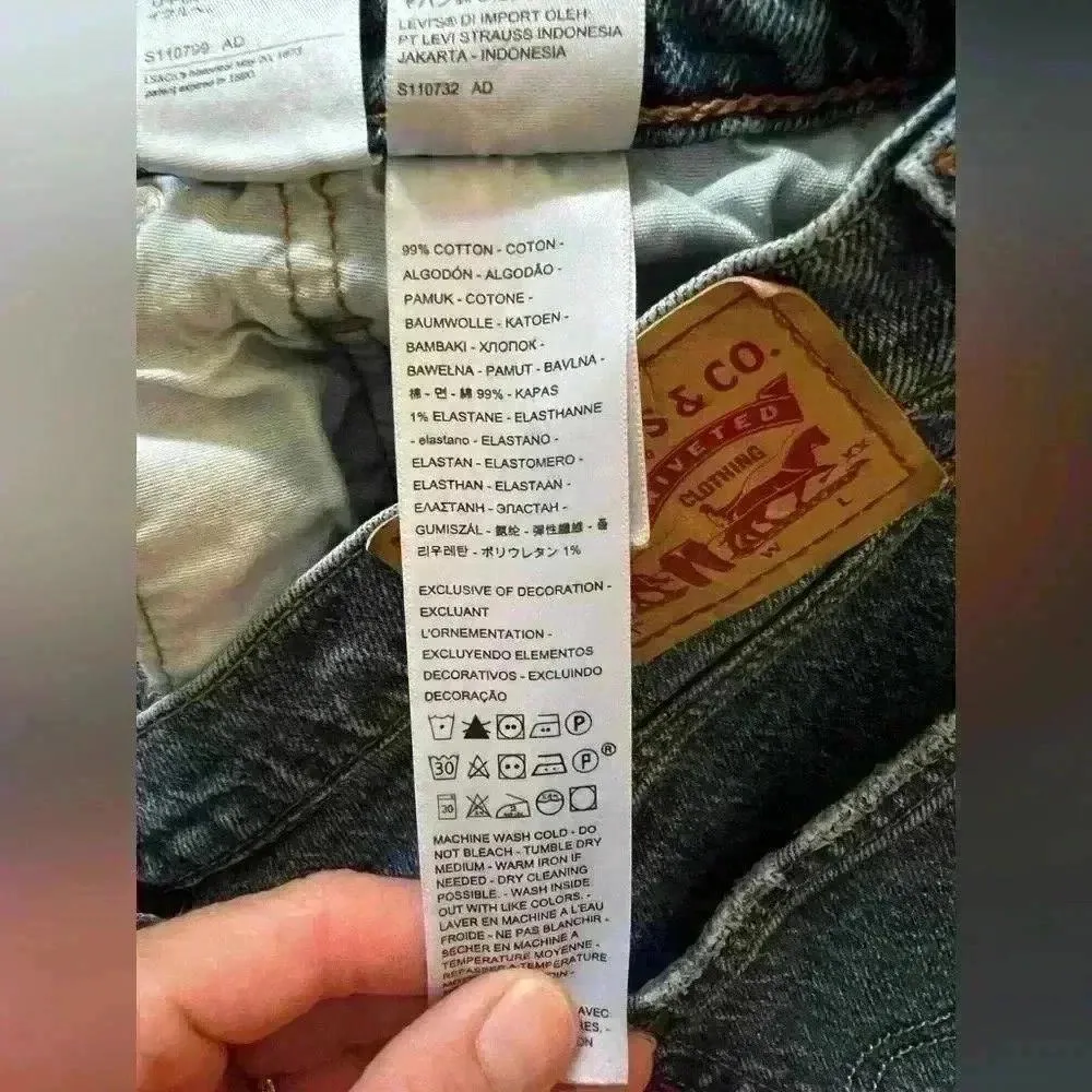 Levi’s 501 Cut off jean shorts Torn up bottom Levi’s 31 waist - Image 13