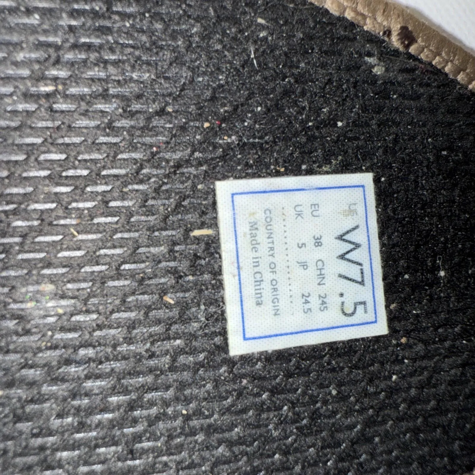 Rothys Beige Classic Preppy Minimalist Designer Slip On Sneakers Shoes Size 7.5 - Image 13