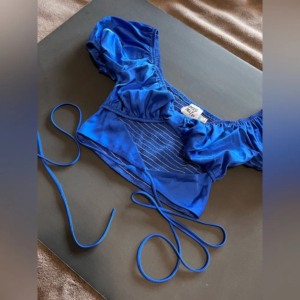 PRINCESS POLLY Blue Off Shoulder Wrap Tie Crop Top Women’s Sz 2/XS. NWOT - Image 2