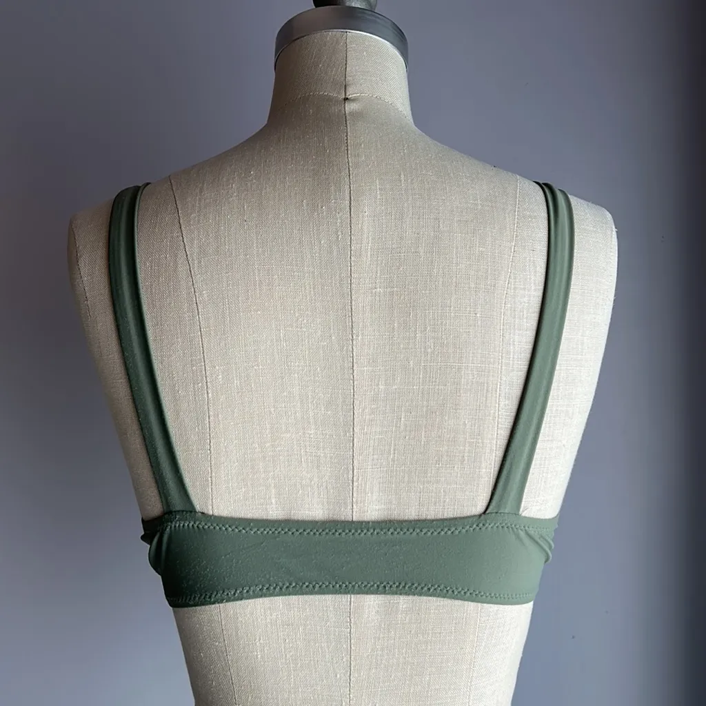 Zaful green plunge knotted tie front bikini top Size medium - Image 2