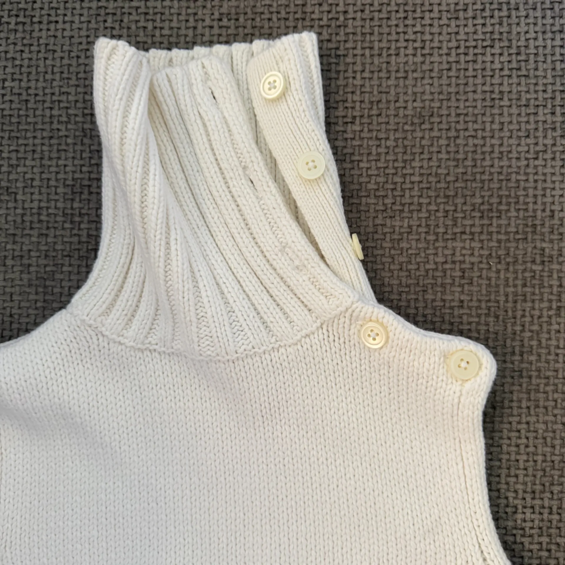 GAP VTG Sleeveless Knit Button Turtle Neck Cowl Sweater Vest Y2K White Size S - Image 6