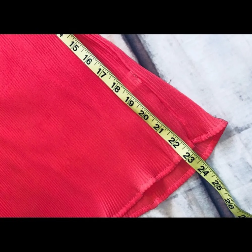 Haute Monde Ruffle Top sz L NWT! - Image 9