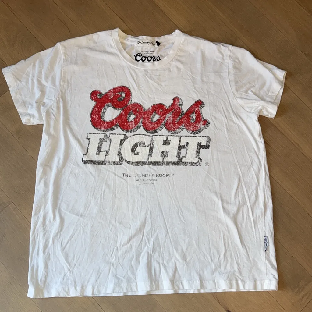 The Laundry Room Revolve COORS LIGHT tee shirt - Image 5