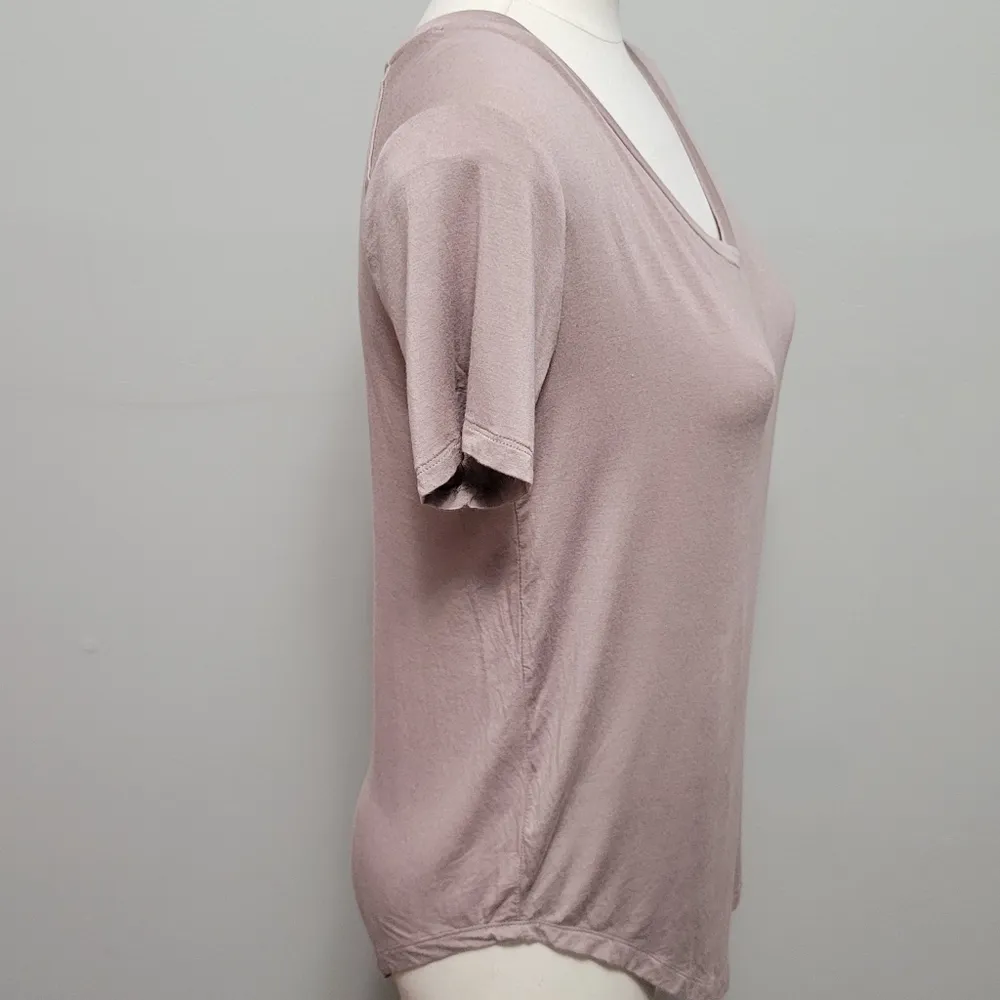 Marlow taupe premium sustainable neutral basic contemporary vneck tee size small - Image 2