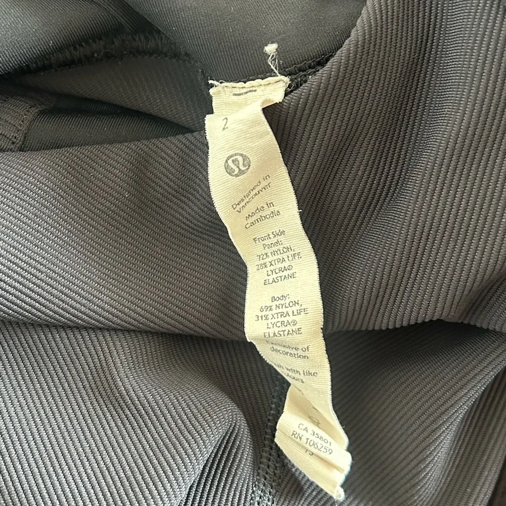 Lululemon Ribbed High-Rise Yoga Short 8" Sz 2 - Image 7