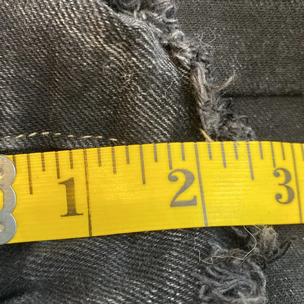 160 Kendall and Kylie The Drifter High Rise Distressed Black Shorts 9 29 - Image 5