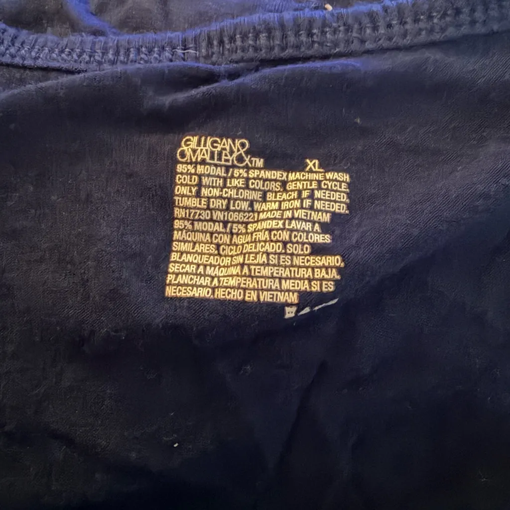 Gilligan & O'Malley Navy and Floral Pajama Set Blue Size XL - Image 6