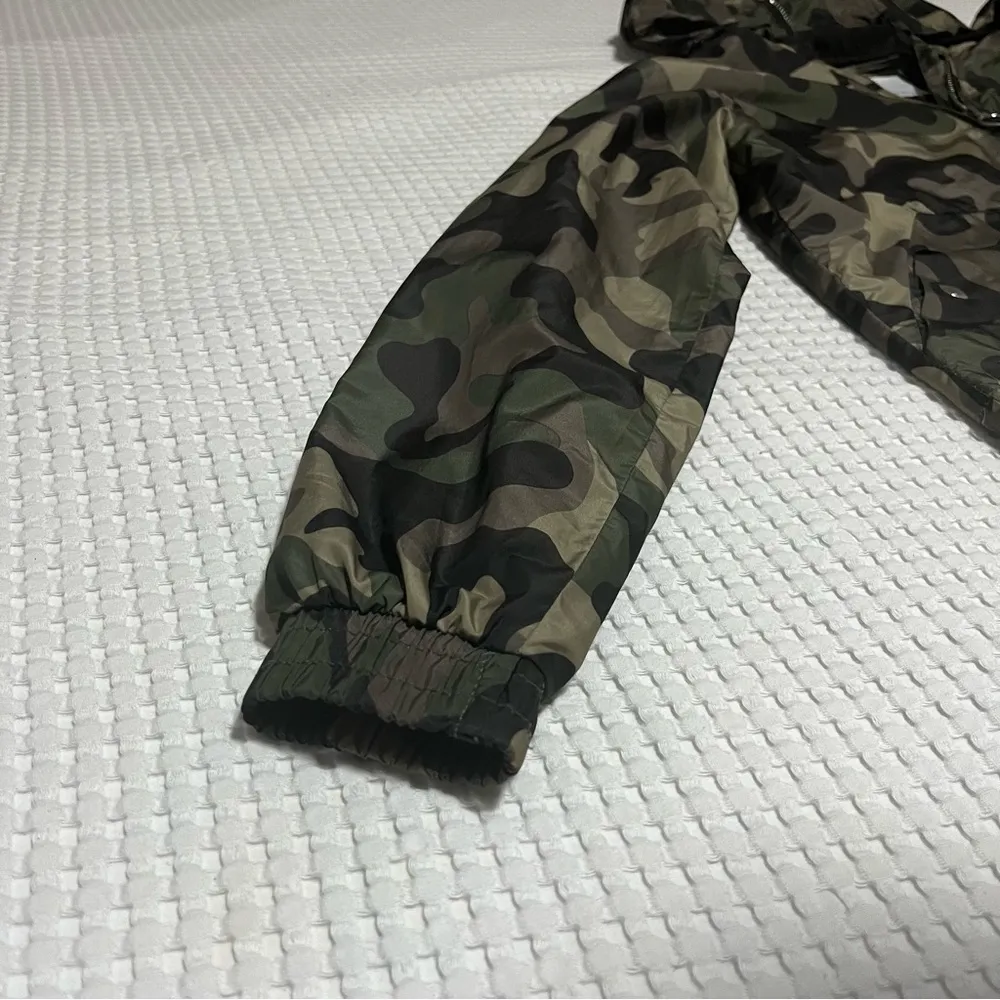 Bershka | Camo Army Rain Jacket Windbreaker XS Green Black NWOT - Image 3