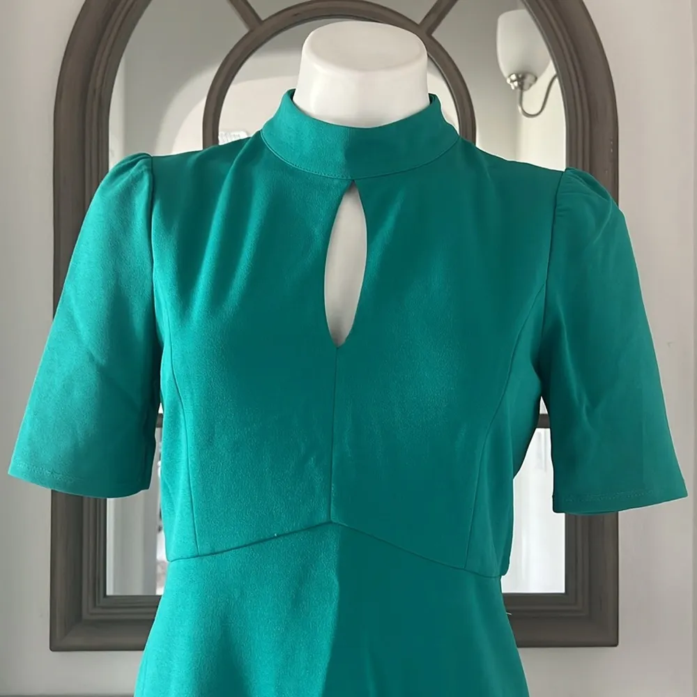 NEW London Times Keyhole Short Sleeve Fit & Flare Crepe Dress Size 8 Retail $118 - Image 4