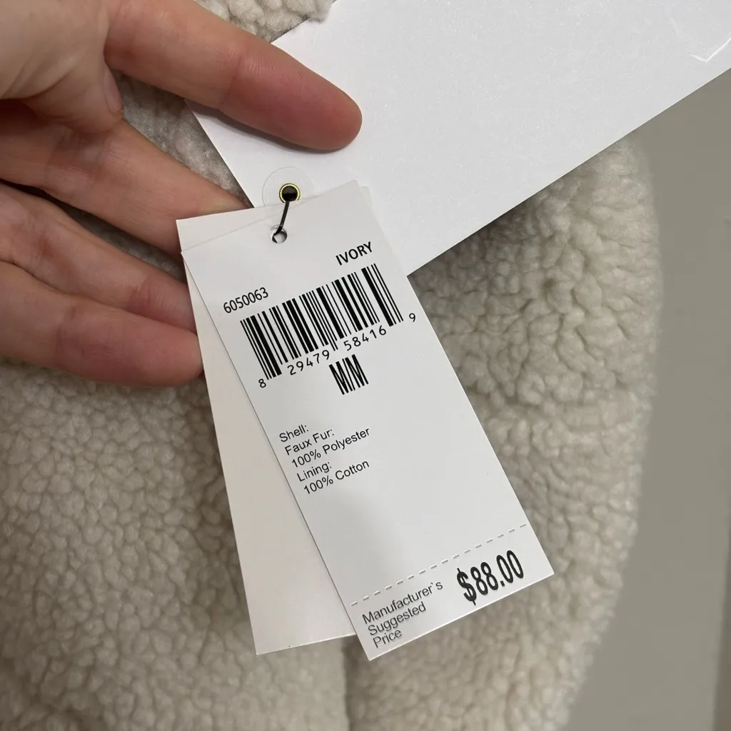 NWT For The Republic Faux Fur Sherpa Ivory Half Zip Pullover - Size M - Image 6