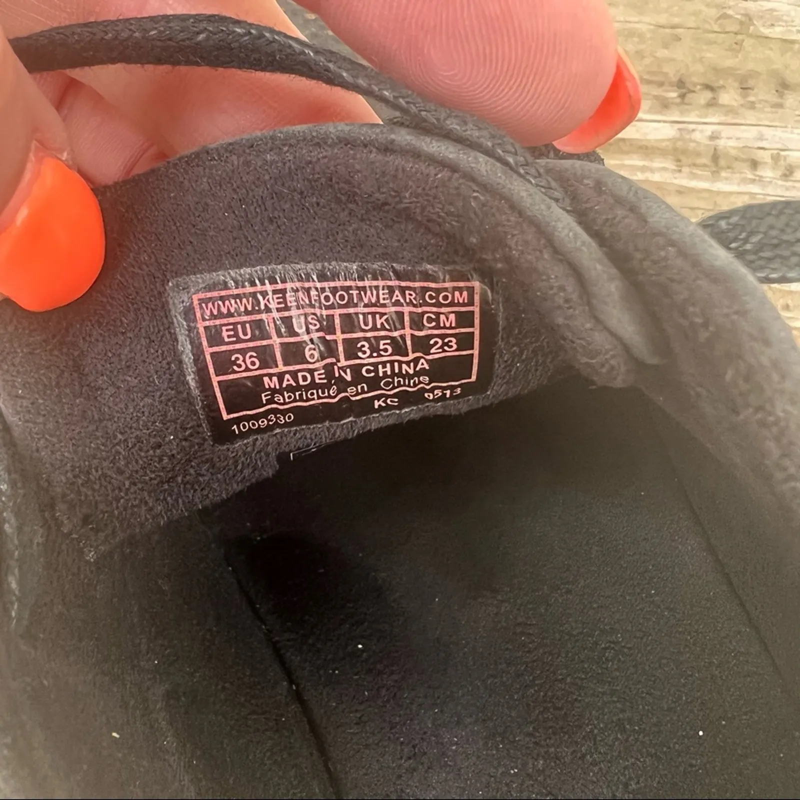 KEEN Charcoal Black Suede Sierra Lace Up Oxfords Size 6 Style 1009330 - Image 7