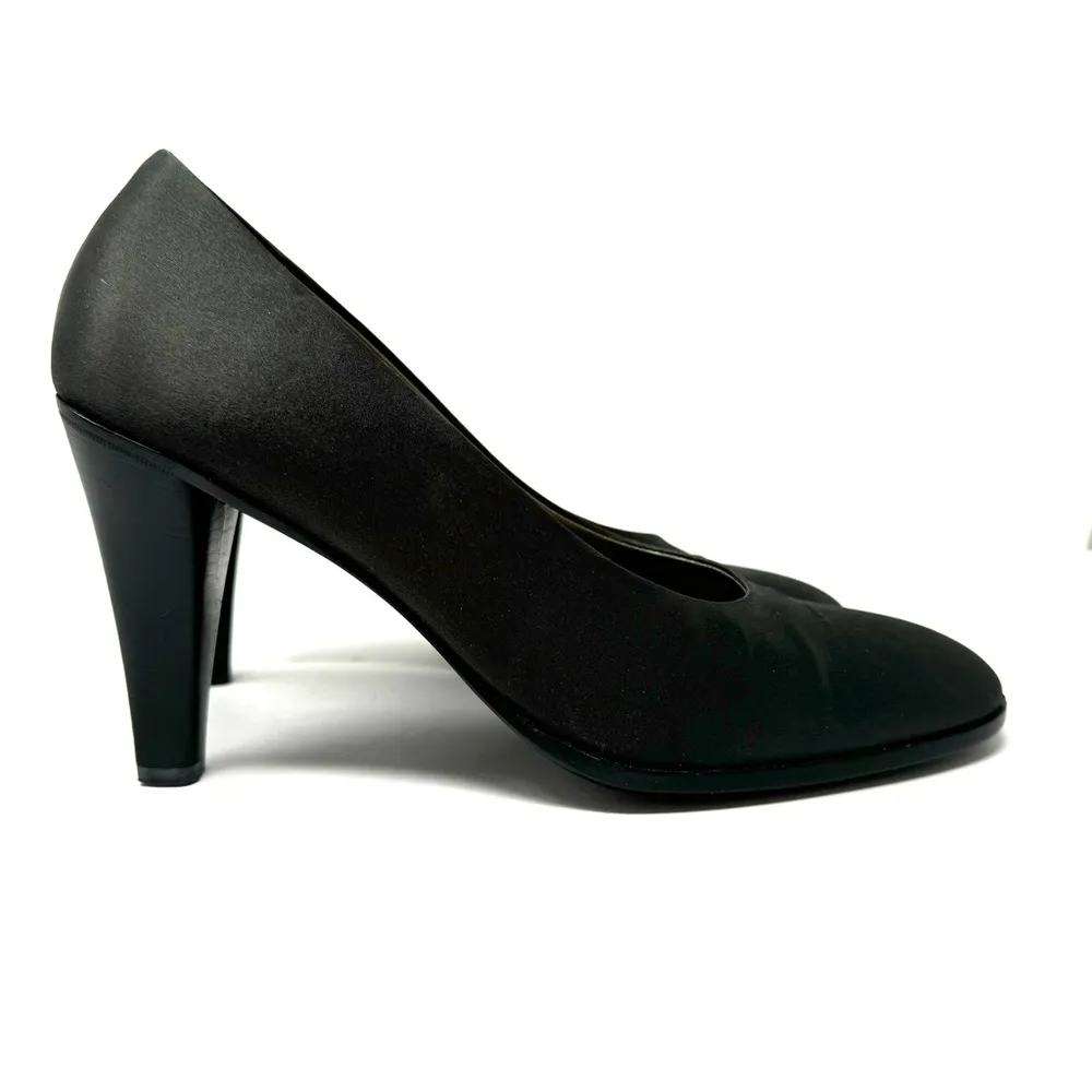 JOAN HELPERN steel gray satin heels, made in Italy, size 9 - Image 5