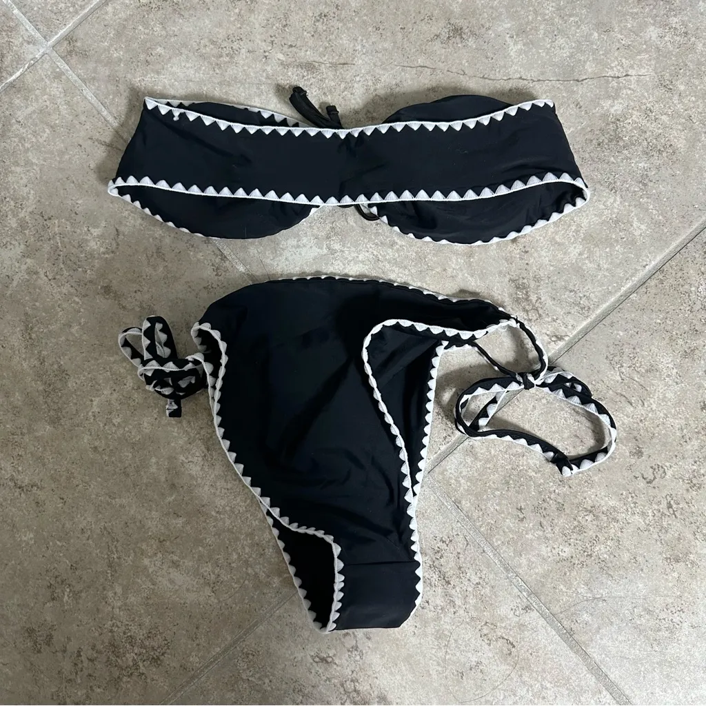 Black and white Bandeau bikini - Image 2