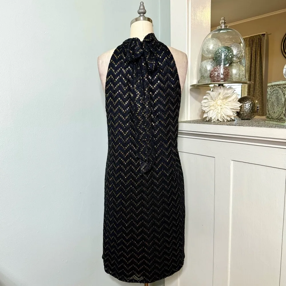 Trina Turk Morrison Dress Black Gold Metallic Tie Neck Shift Dress Large - Image 8