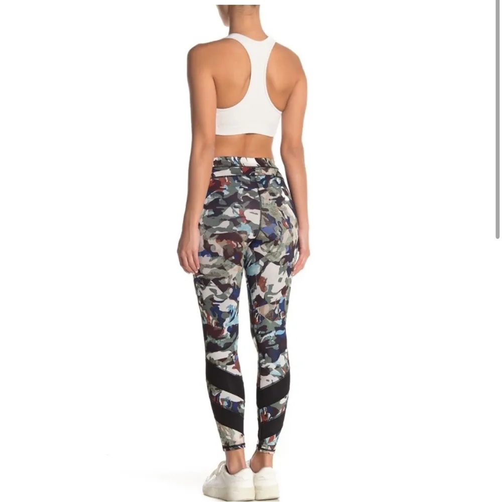 Free People FP movement size Medium Daybreak Camo 7/8 Legging with mesh - Image 2