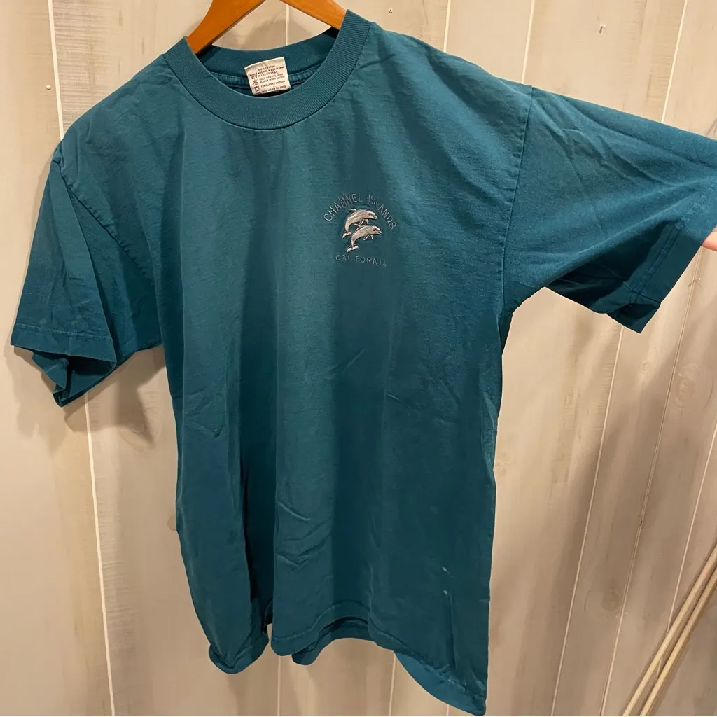 Vintage 90’s soft cotton aqua Channel Islands dolphin embroidery t - Image 8