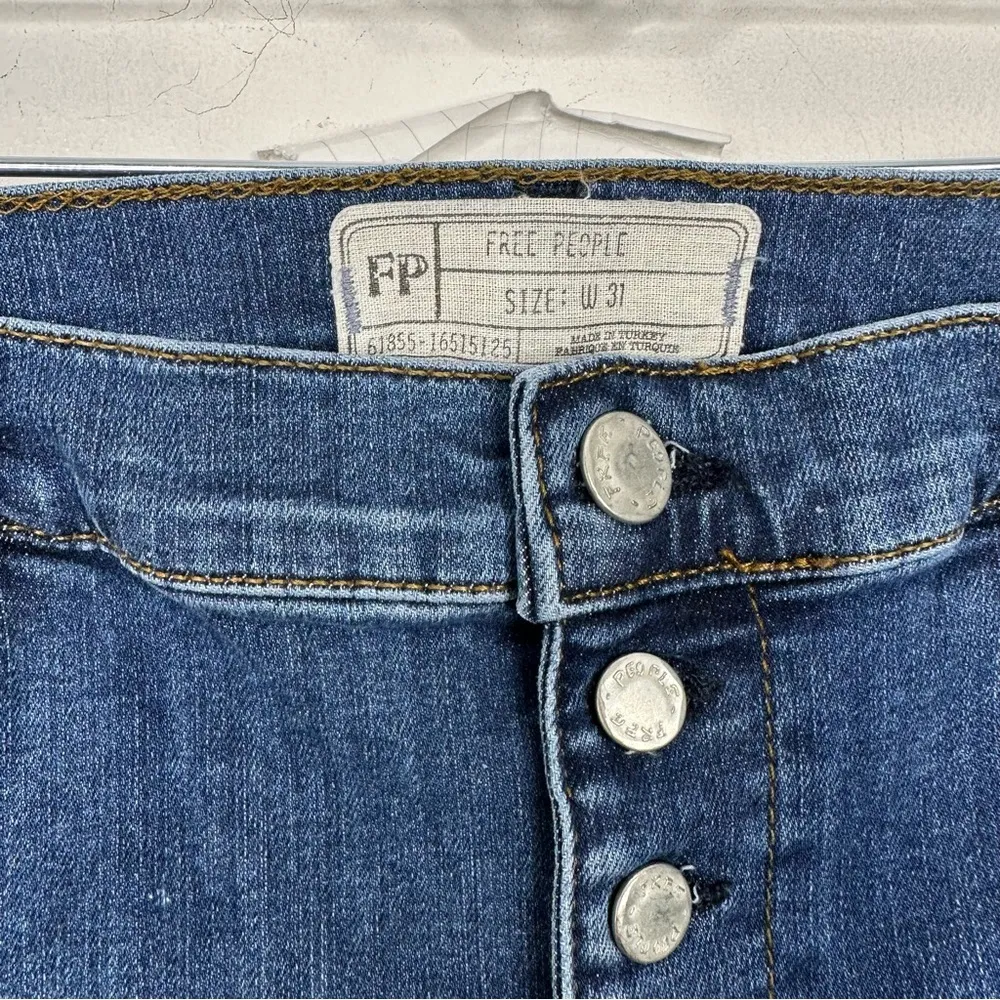 FREE PEOPLE | Women’s Reagan Skinny Destroyed Exposed
Button Fly Closure Sz. 31 - Image 2