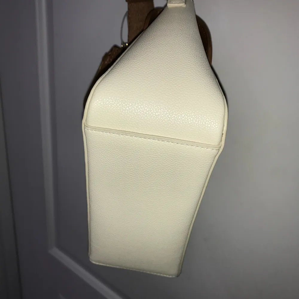 Steve Madden Crossbody with Pouch, Guitar Strap in Bone NWT - Image 4