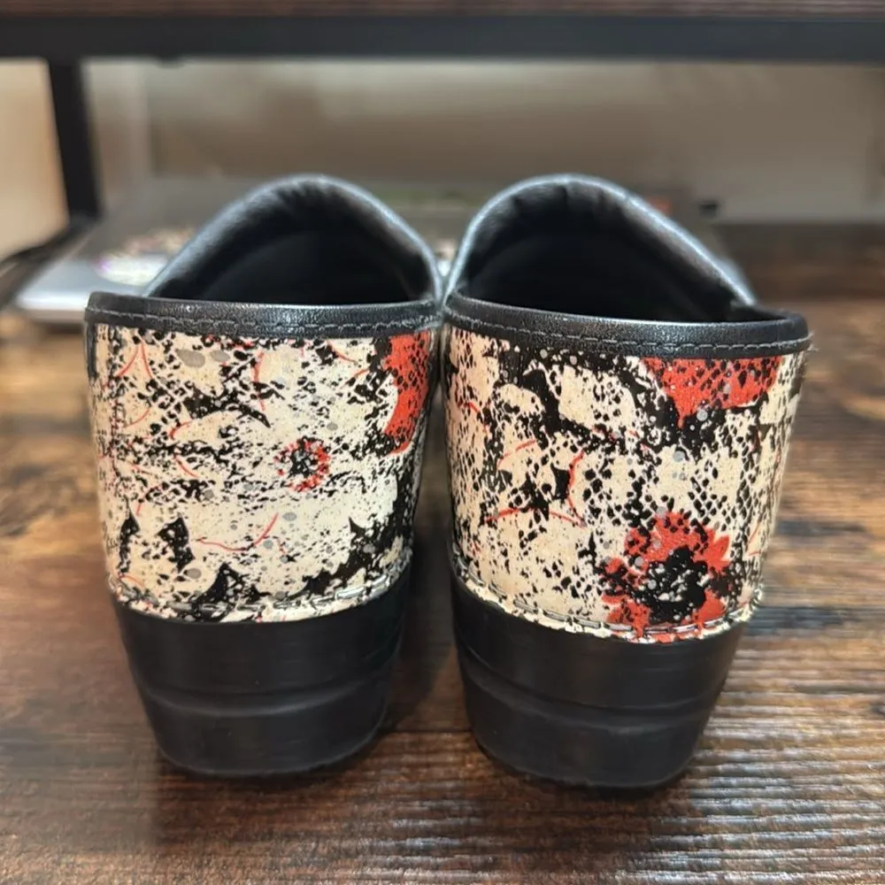 Sanita Women's Professional Sandra Work Shoe size 40/9US Red - Image 3