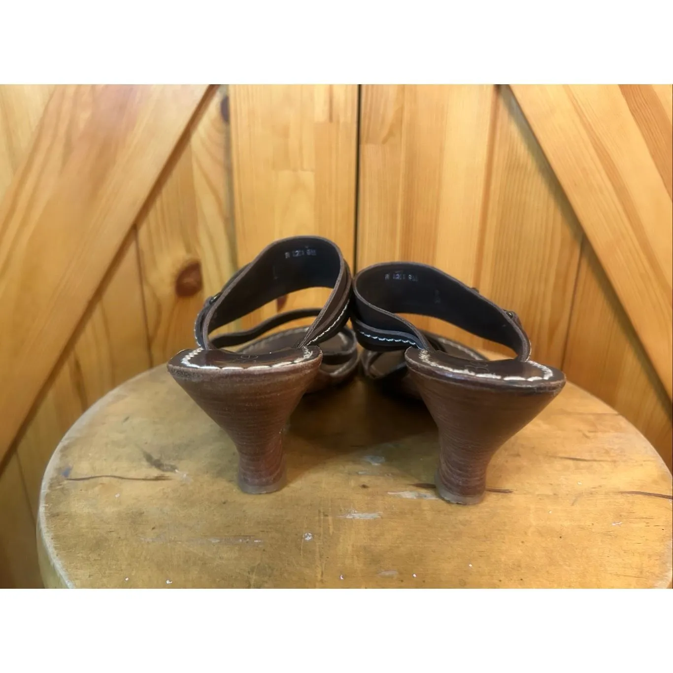 Bernardo Sandals Pumps Brown Leather Round Toe Size 9M - Image 4